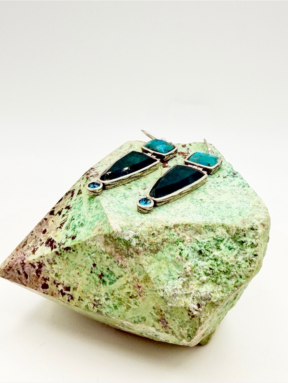 Silpada HTF Sterling Silver Compressed Turquoise Quartzite TRUE COLORS Earrings